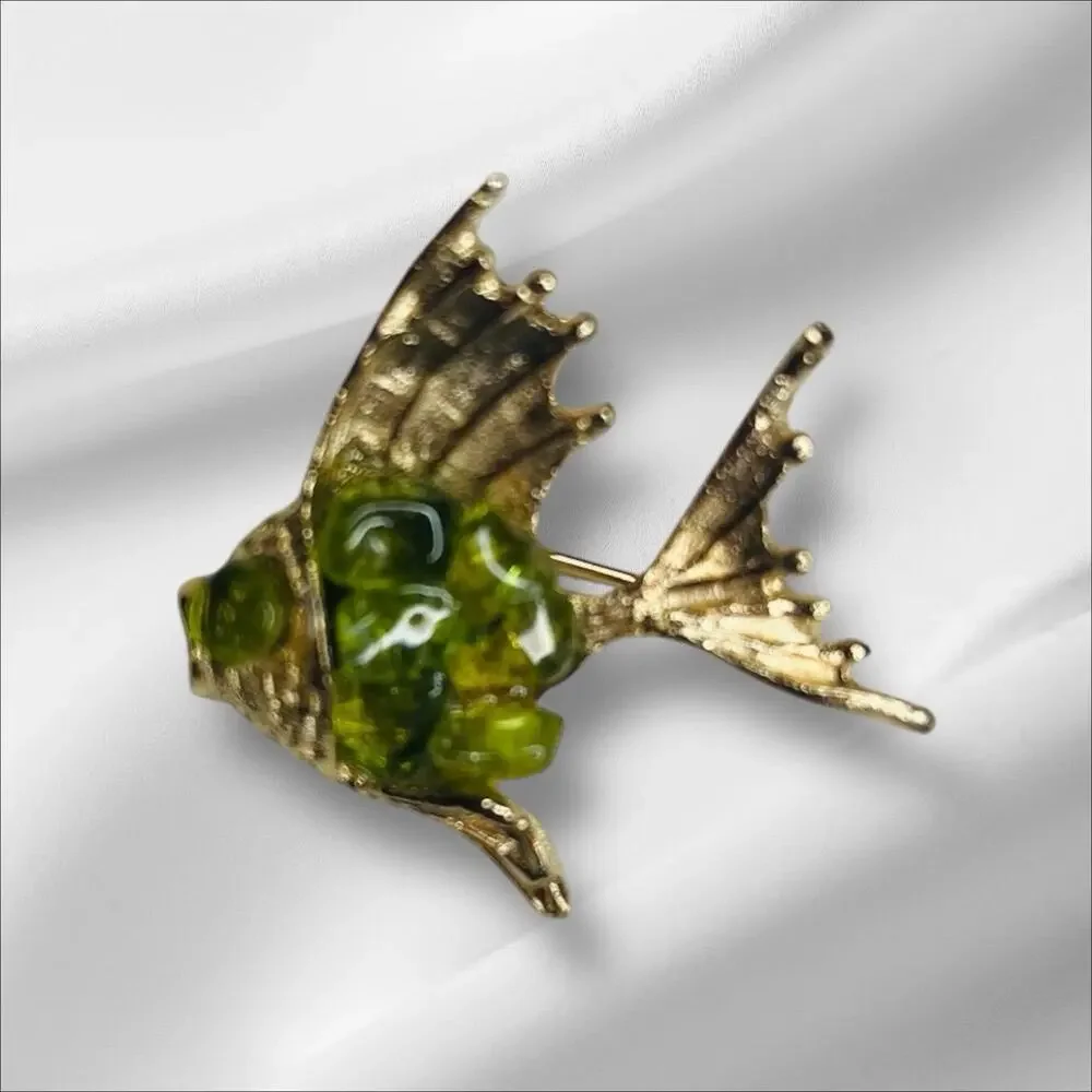 Vintage 11 W 30th St Dodds Jelly Belly Green Foil Back Angel Fish Brooch Pin